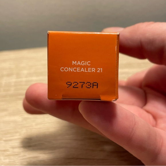 Juvia’s Place I Am Magic concealer - Picture 4 of 6